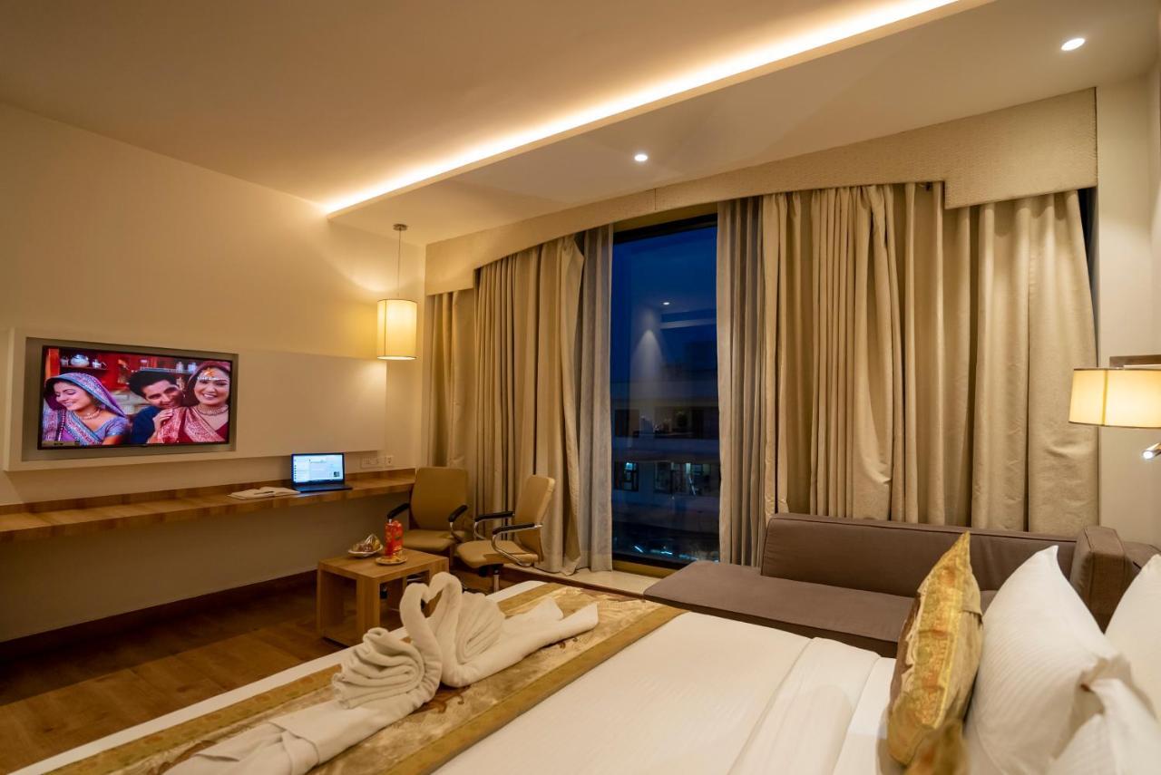 Celebrant Hotel فاراناسي المظهر الخارجي الصورة