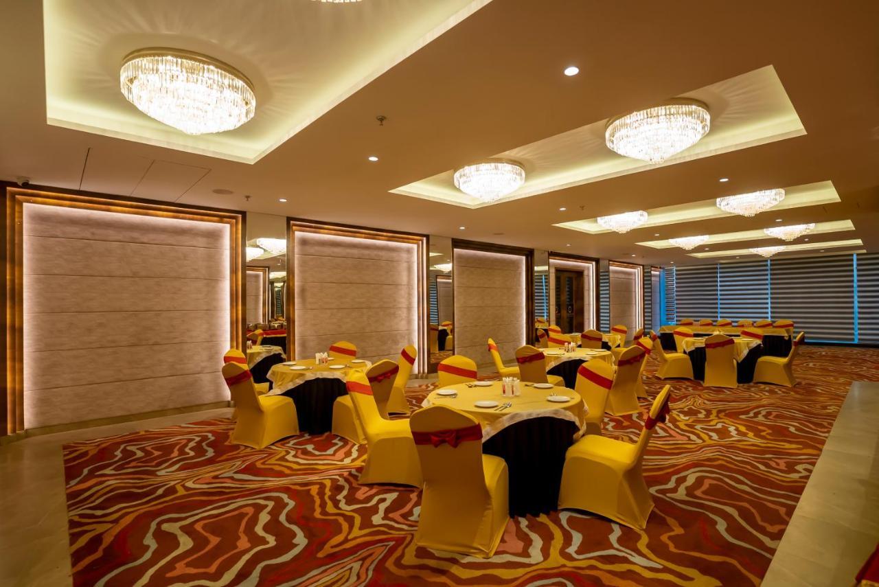 Celebrant Hotel فاراناسي المظهر الخارجي الصورة