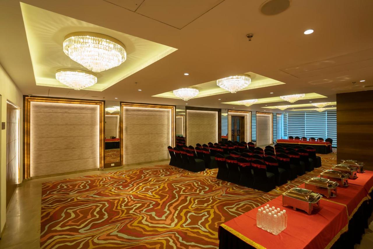 Celebrant Hotel فاراناسي المظهر الخارجي الصورة