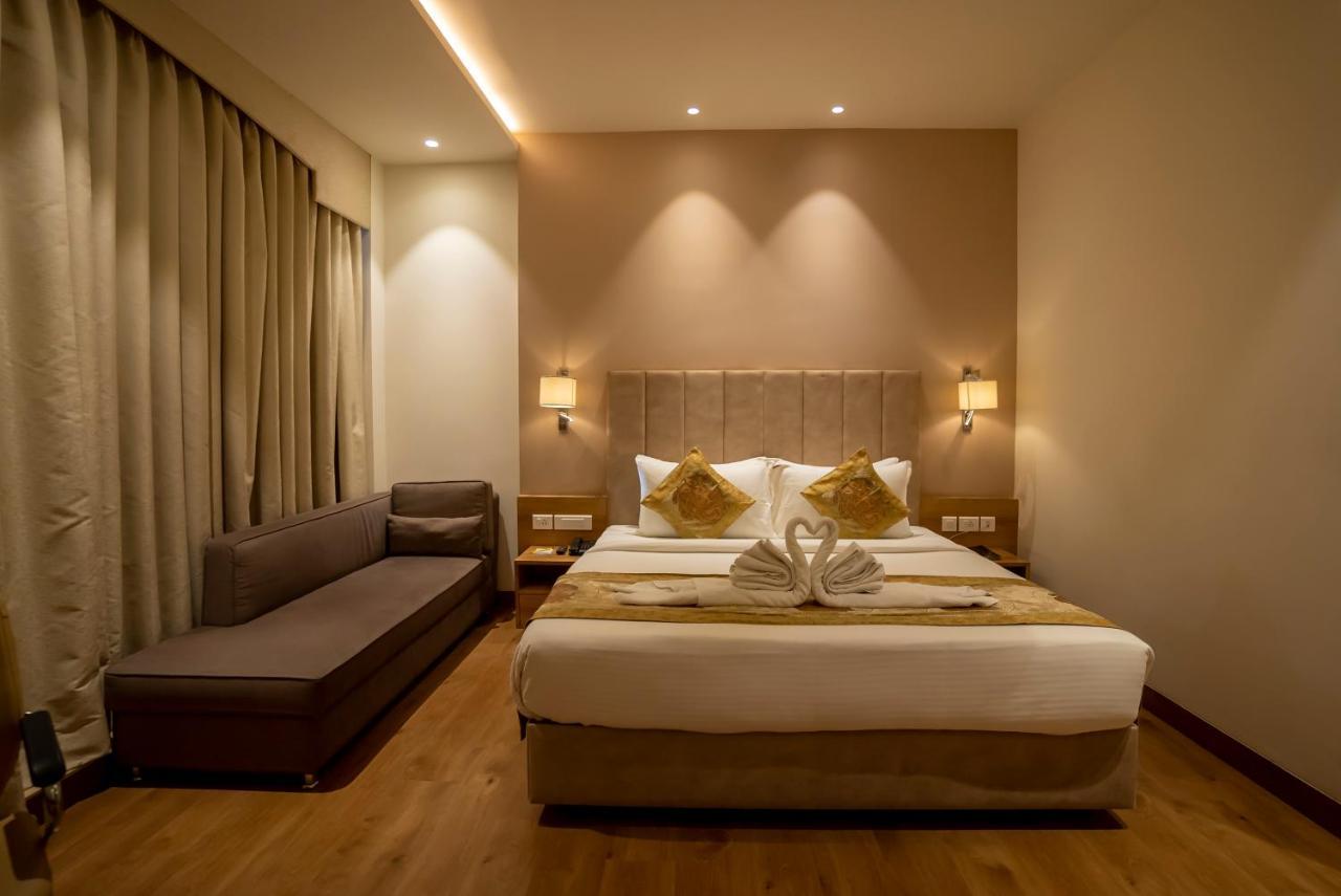 Celebrant Hotel فاراناسي المظهر الخارجي الصورة