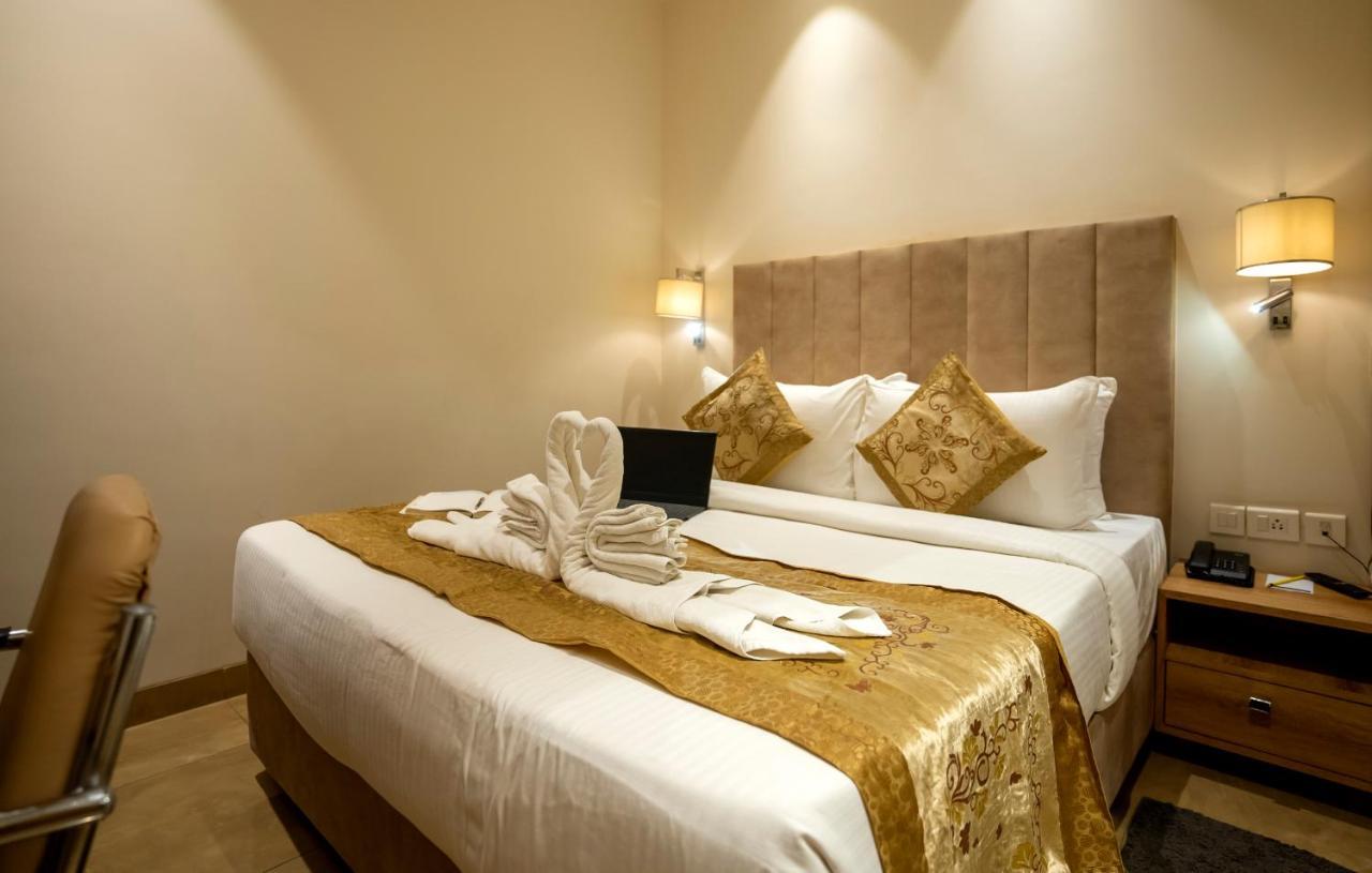 Celebrant Hotel فاراناسي المظهر الخارجي الصورة
