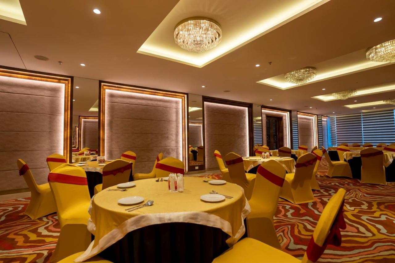Celebrant Hotel فاراناسي المظهر الخارجي الصورة
