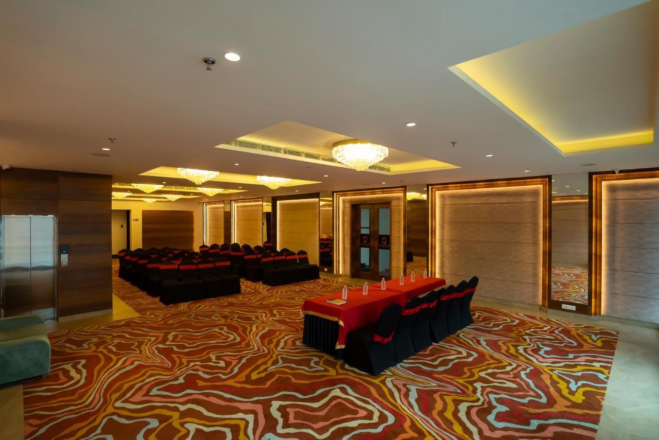 Celebrant Hotel فاراناسي المظهر الخارجي الصورة