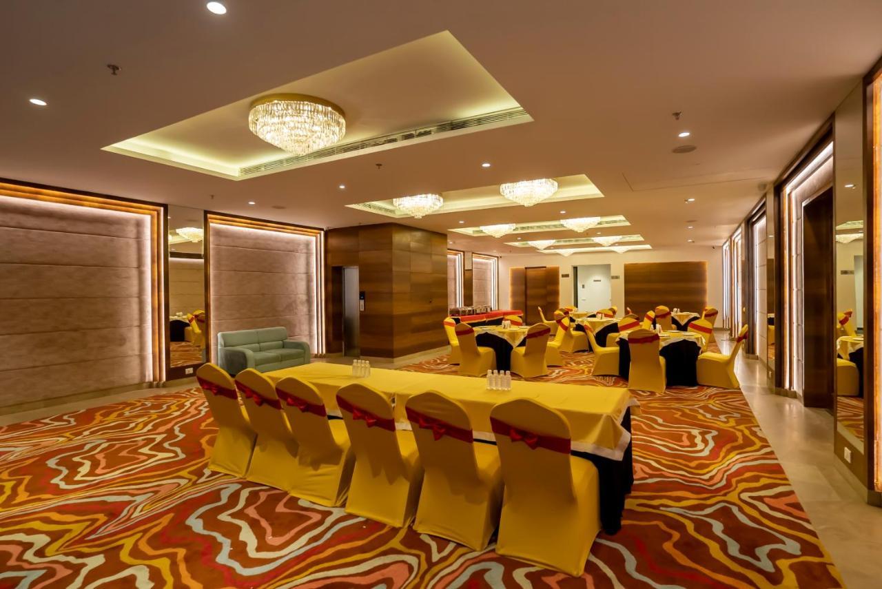Celebrant Hotel فاراناسي المظهر الخارجي الصورة