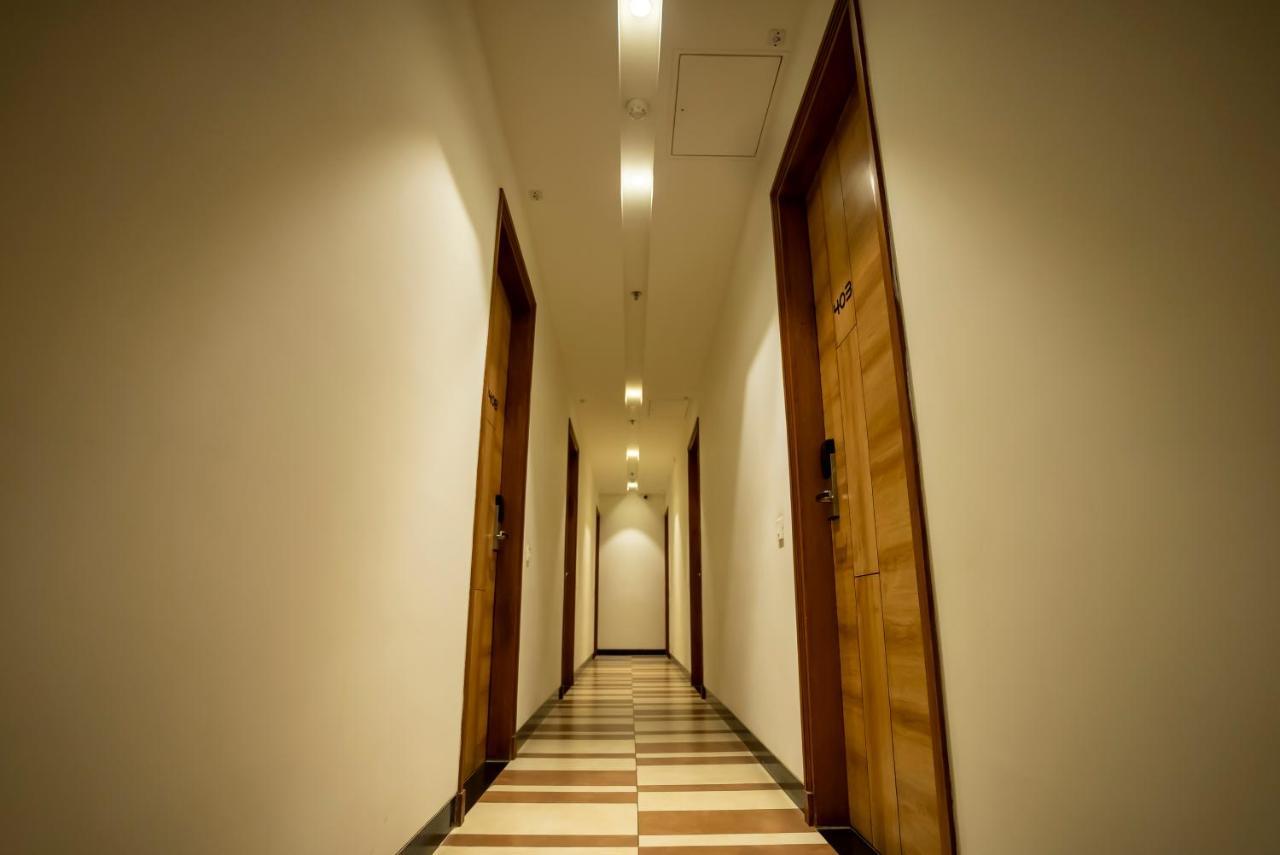 Celebrant Hotel فاراناسي المظهر الخارجي الصورة