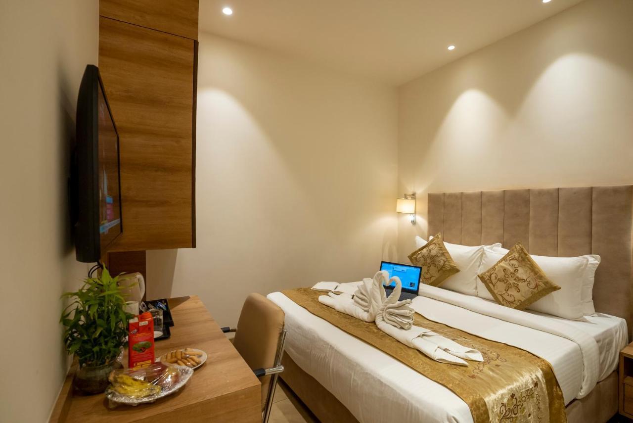 Celebrant Hotel فاراناسي المظهر الخارجي الصورة