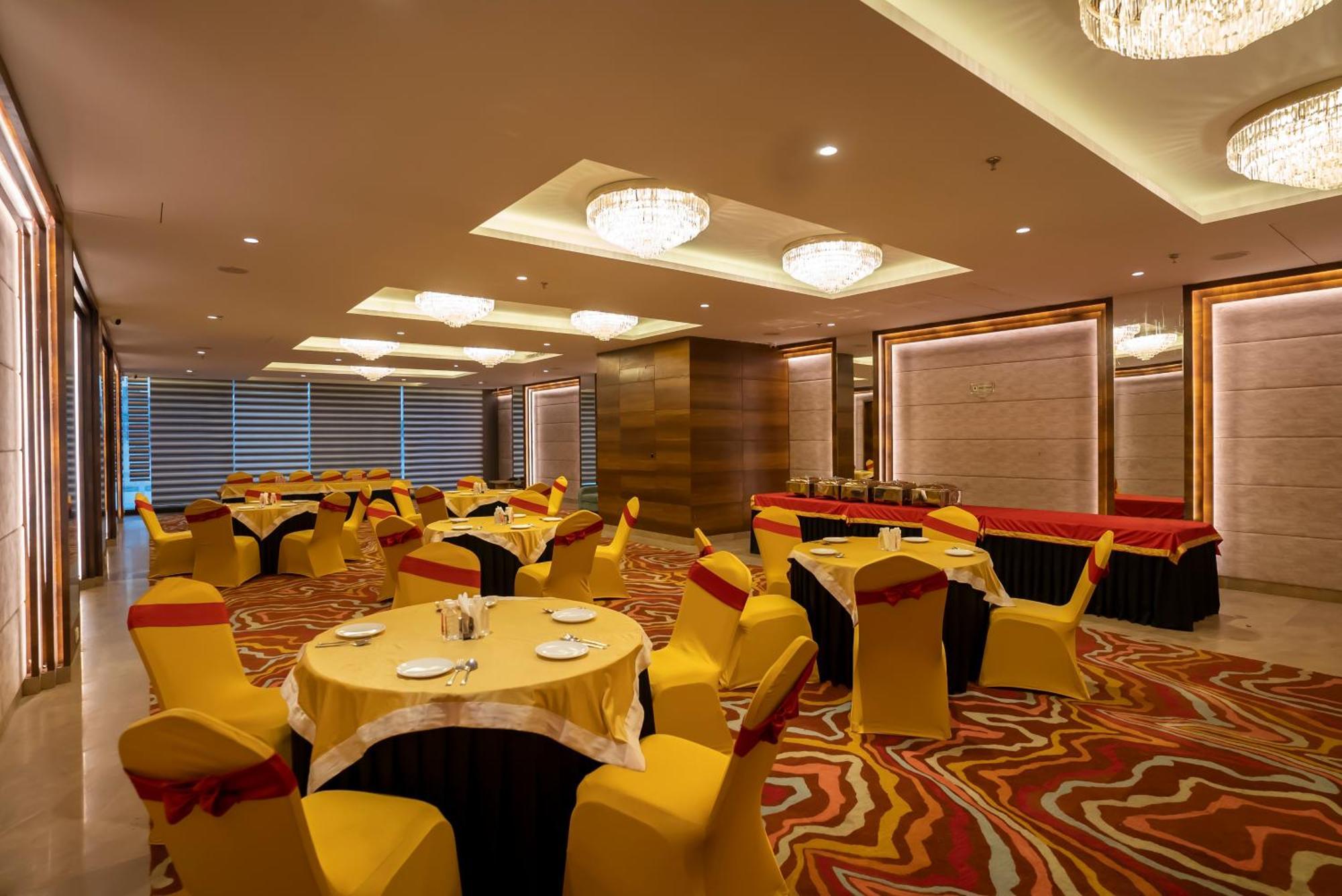 Celebrant Hotel فاراناسي المظهر الخارجي الصورة