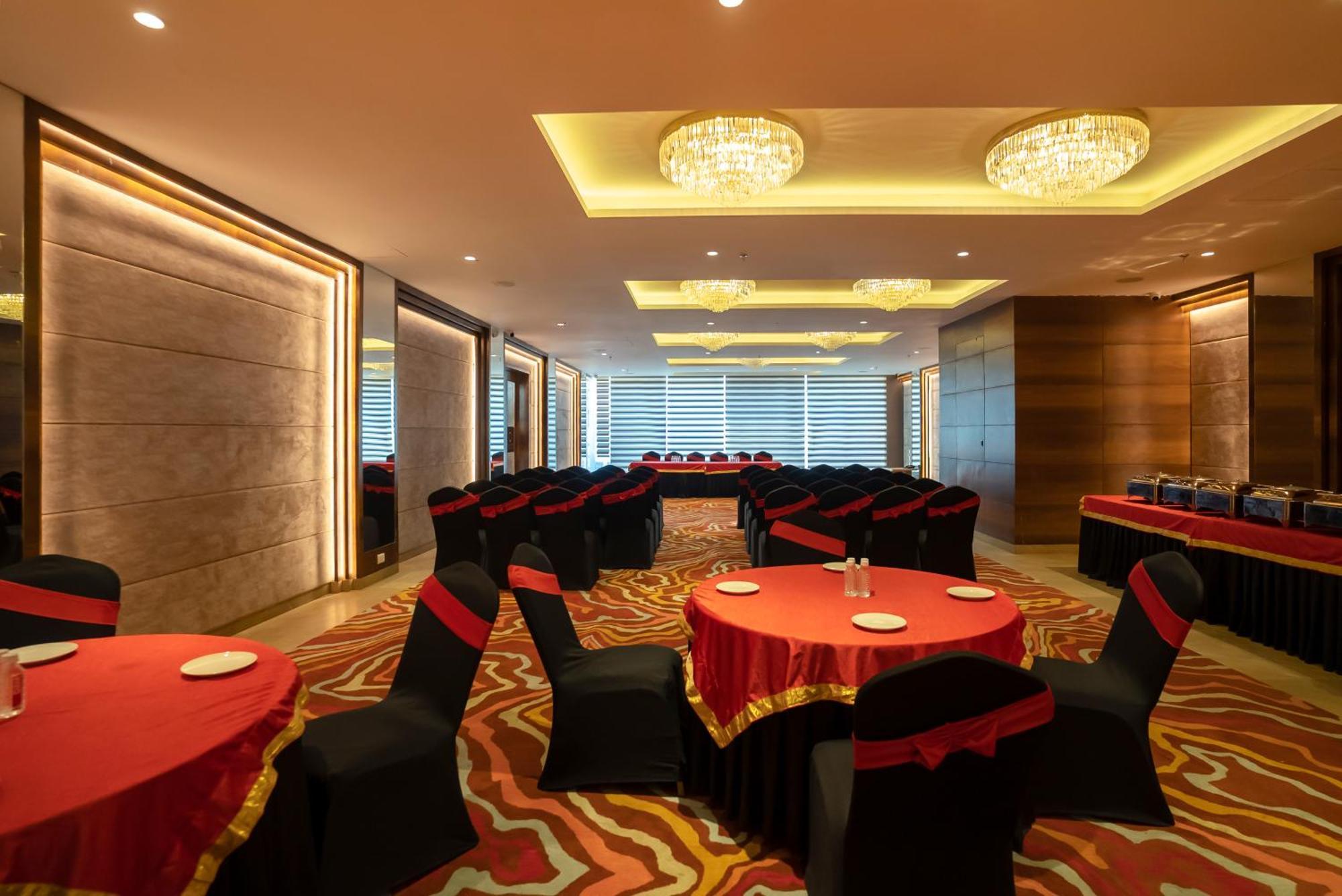 Celebrant Hotel فاراناسي المظهر الخارجي الصورة