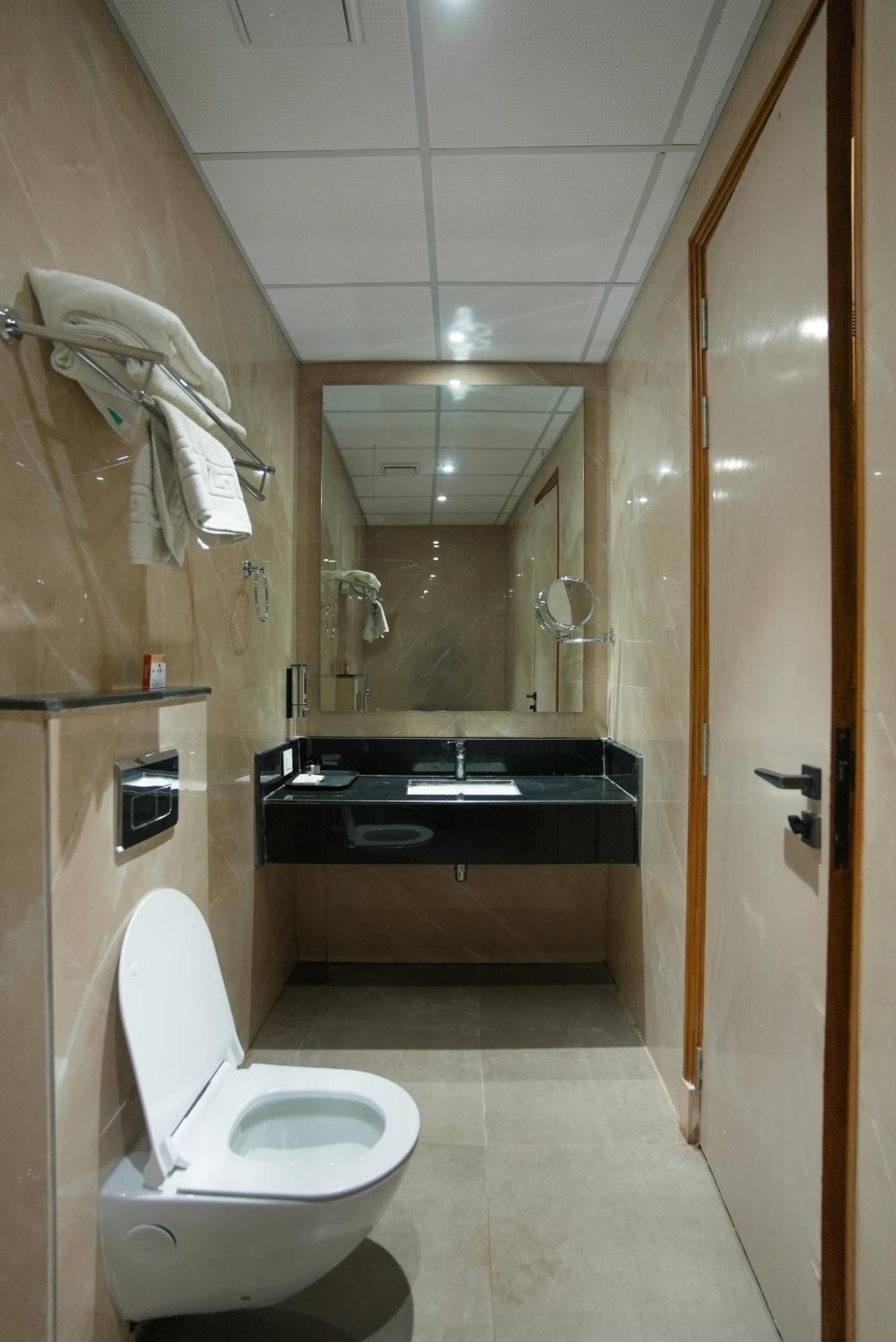 Celebrant Hotel فاراناسي المظهر الخارجي الصورة
