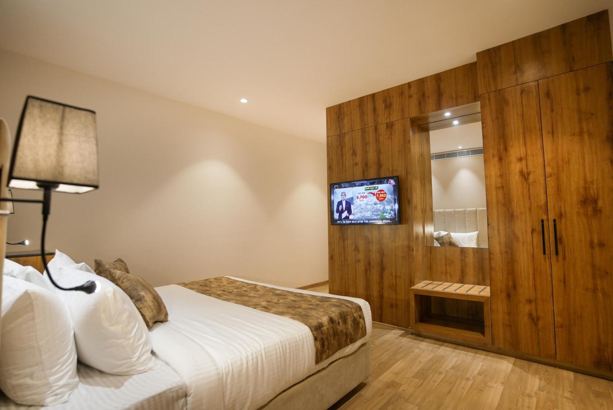 Celebrant Hotel فاراناسي المظهر الخارجي الصورة