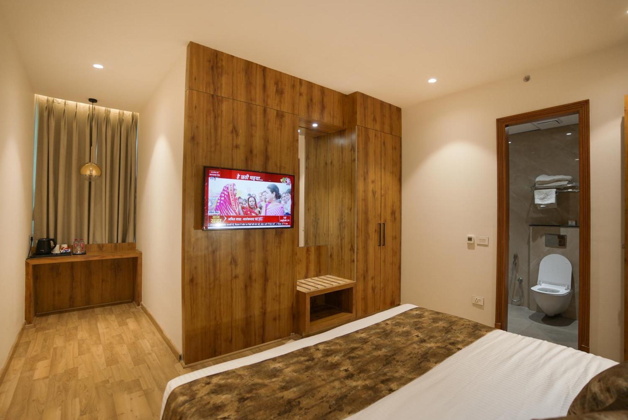 Celebrant Hotel فاراناسي المظهر الخارجي الصورة